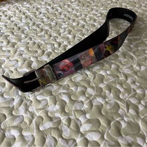 Relic brand holographic belt with guitar pattern - size M